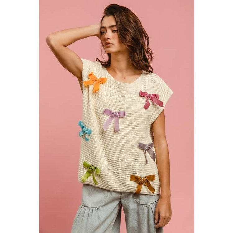 SOLID SWEATER SLEEVELESS TOP WITH BOW RIBBON: IVORY
