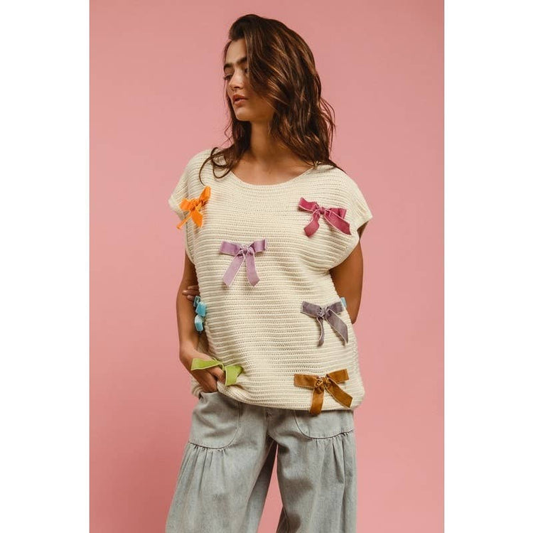 SOLID SWEATER SLEEVELESS TOP WITH BOW RIBBON: IVORY