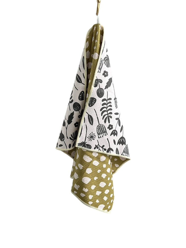 Vintage Highway: Reversible Hand Towel: Cream/Pea Green / Hand Towel