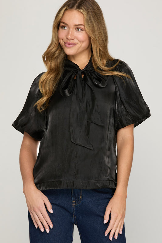 SHORT PUFF SLEEVE WOVEN TOP WITH BOW