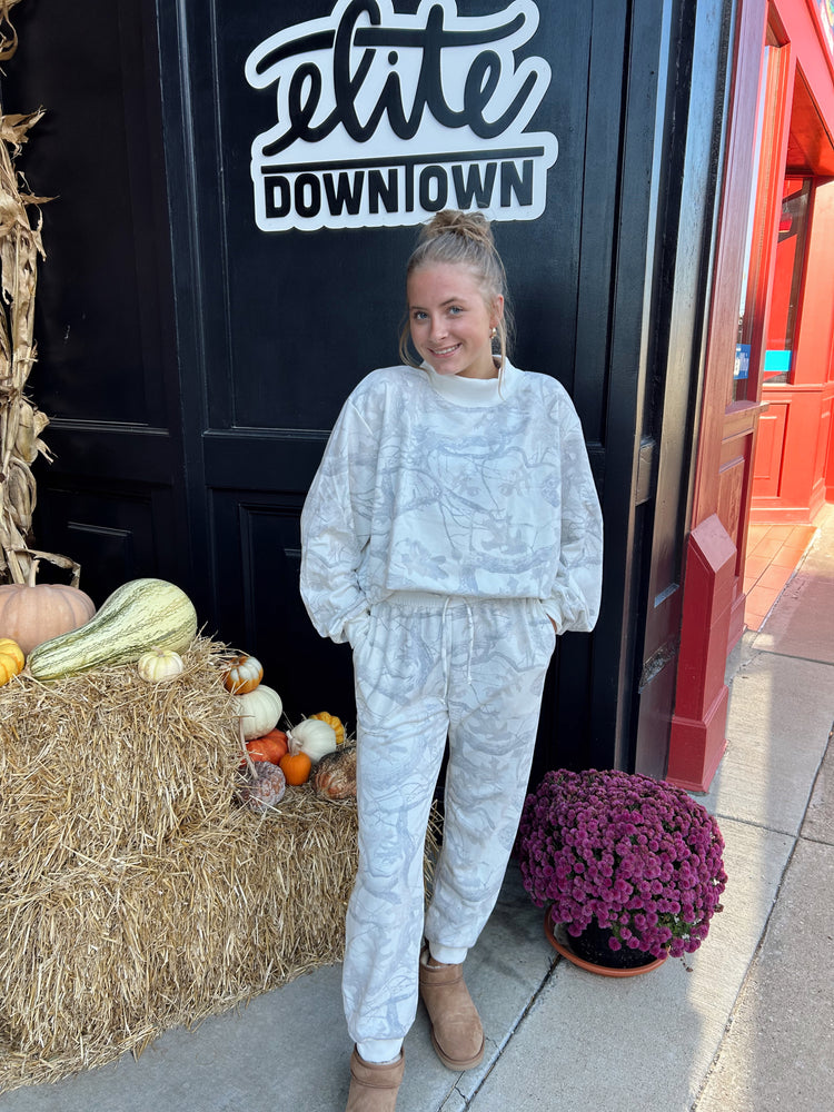 Snow Camo Mock Neck CREW