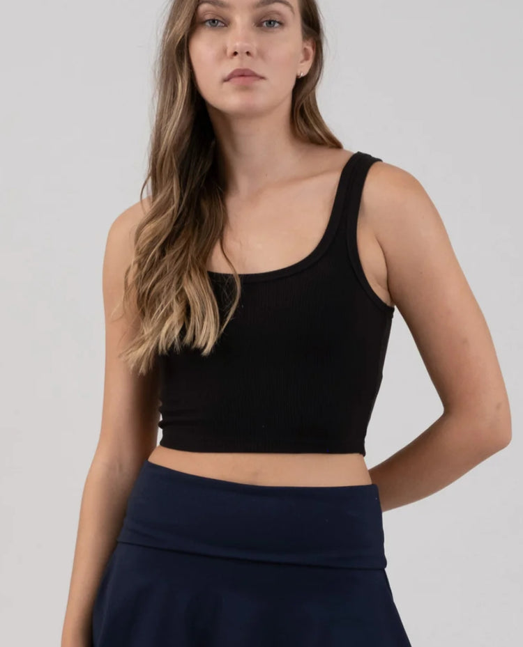 SCOOP NECK SLEEVELESS CROPPED KNIT TANK TOP