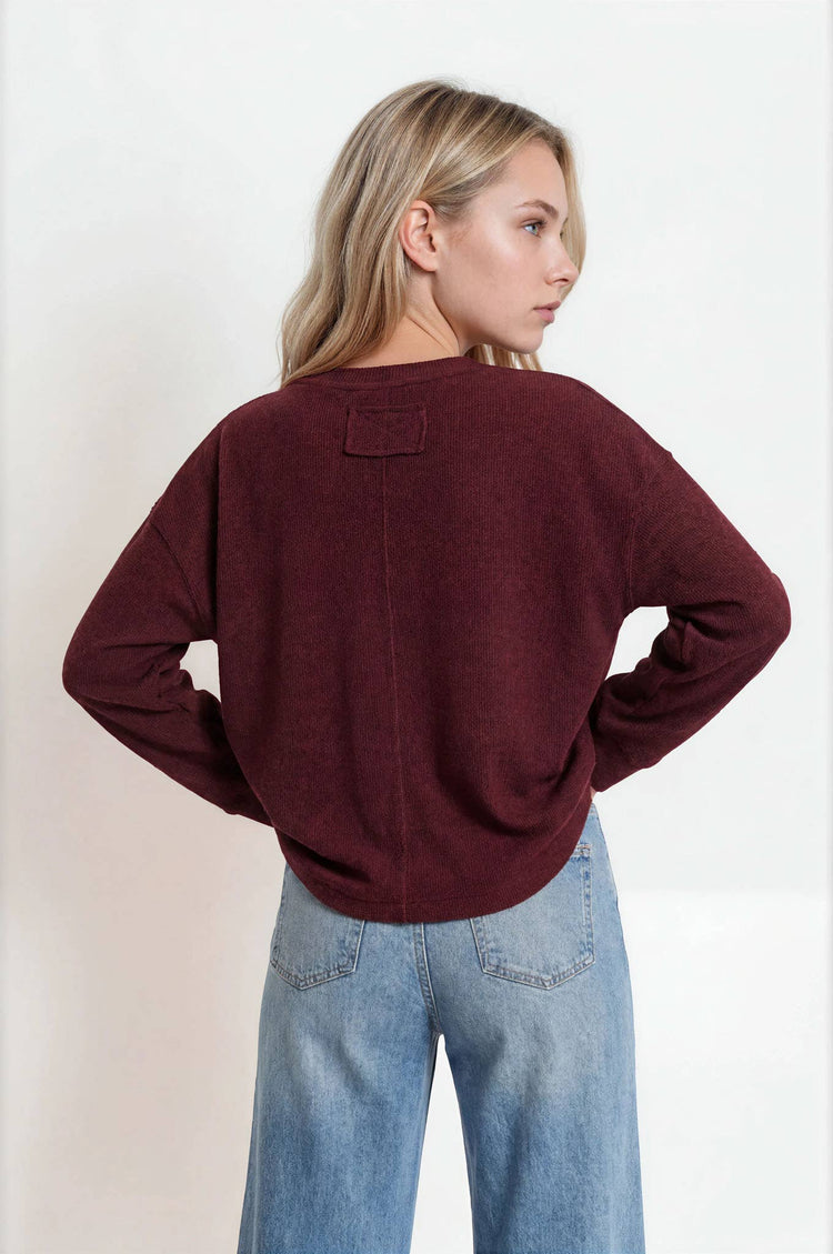 OVERSIZED LONG SLEEVE TEXTURED KNIT TOP